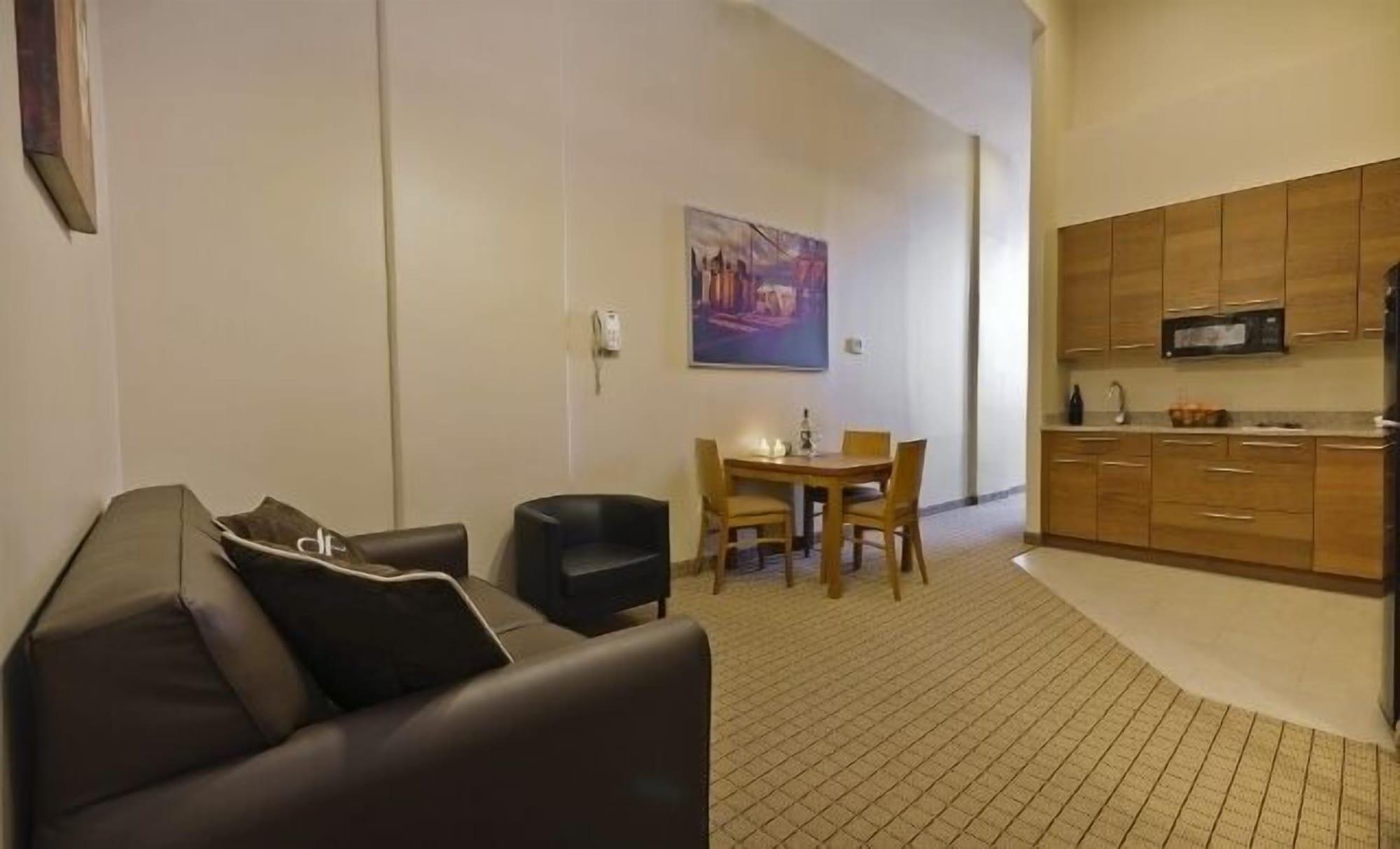 ניו יורק Pointe Plaza Hotel (Adults Only) מראה חיצוני תמונה